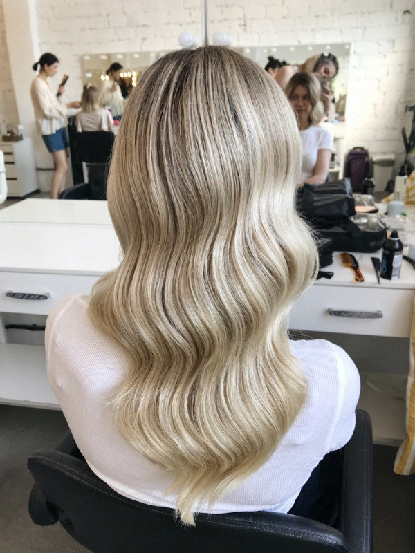 Надоели небрежные пучки? Выбирайте «волну» для свадебной