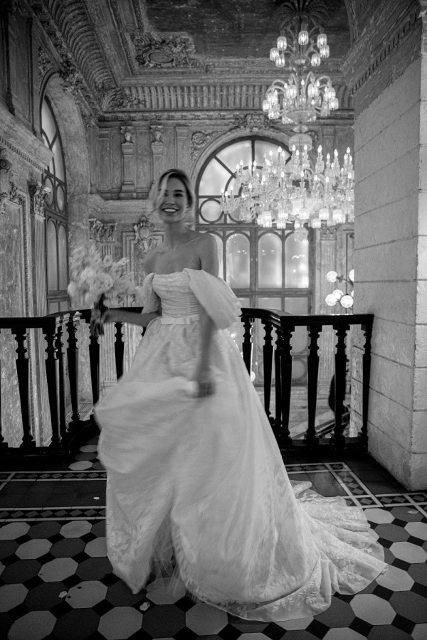 Смазанные свадебные снимки — тренд, а не