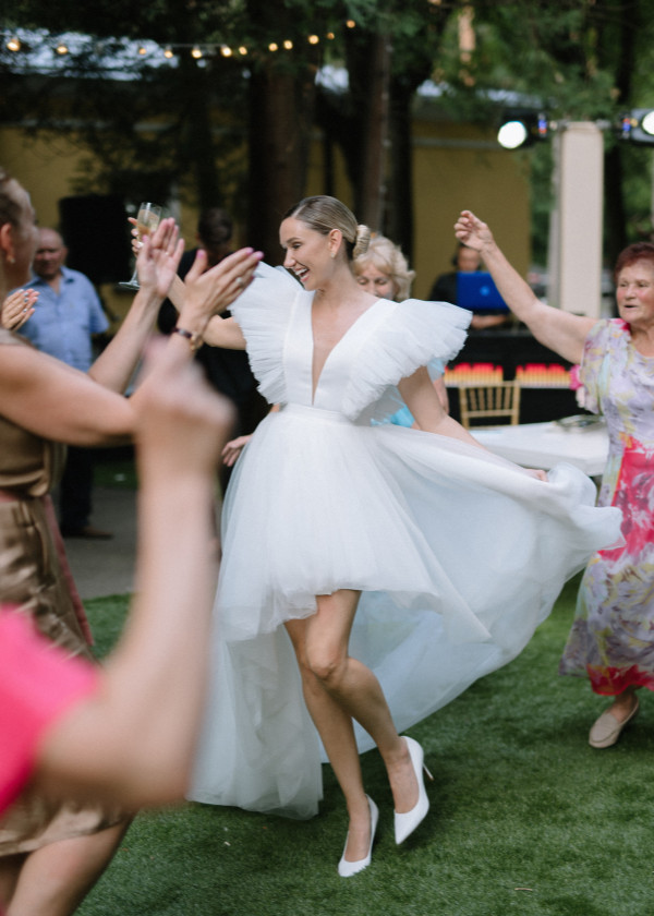 Лесная свадьба с ярким цветочным декором