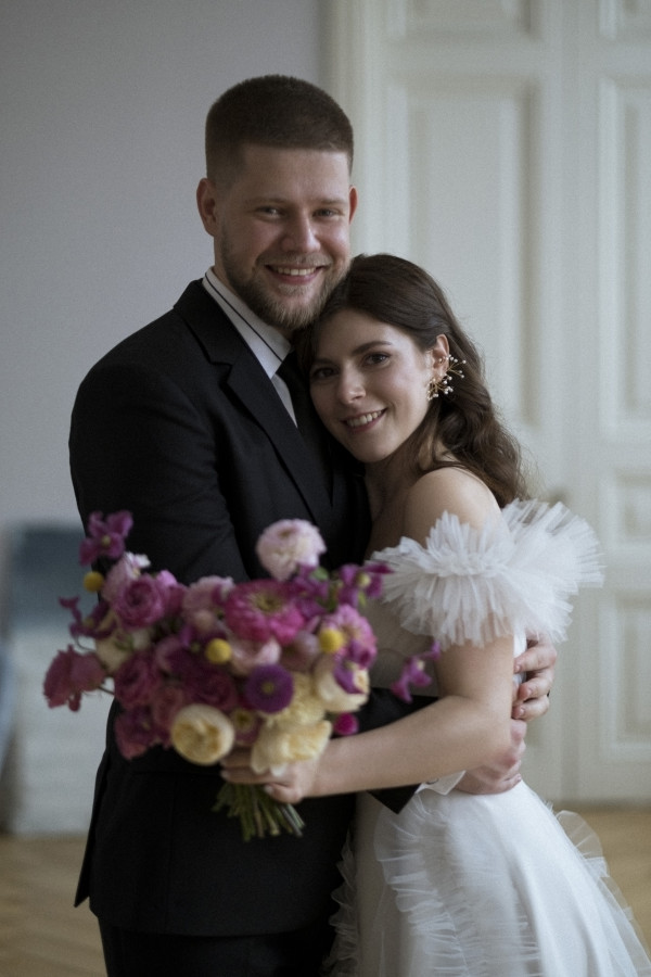 Нежная свадебная съемка с яркими акцентами