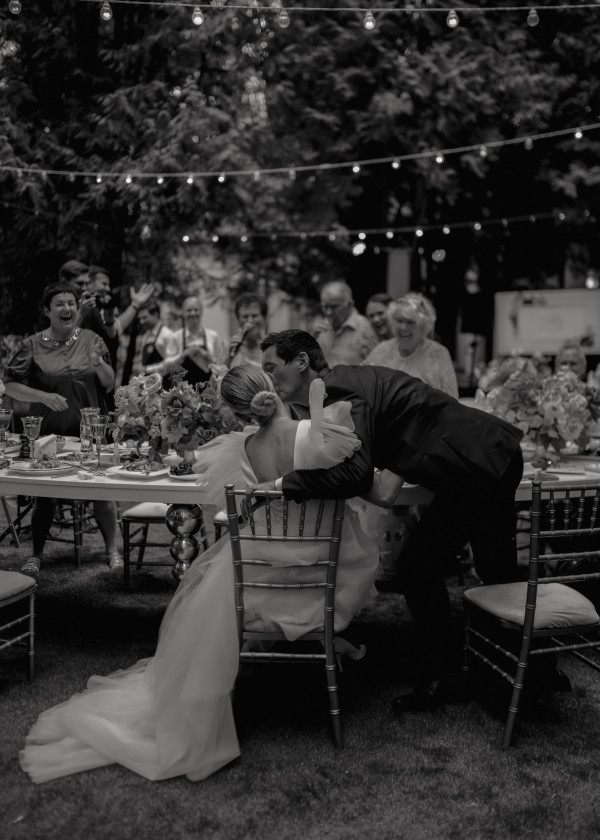 Лесная свадьба с ярким цветочным декором