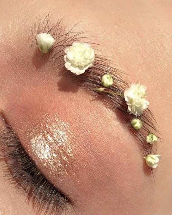 Наращивание ресниц и ламинирование в макияже невесты: