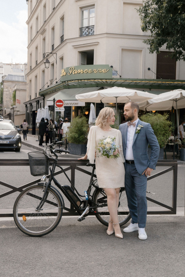 Париж, желтый микроавтобус и романтичная съемка для