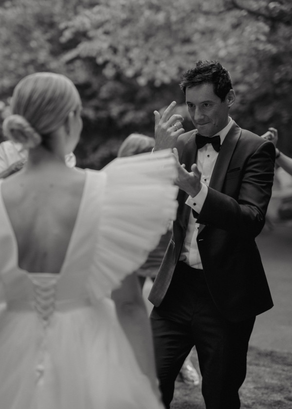 Лесная свадьба с ярким цветочным декором