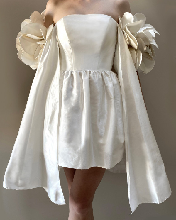 Мы знаем, где найти идеальное мини-платье для