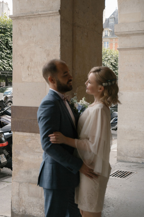 Париж, желтый микроавтобус и романтичная съемка для