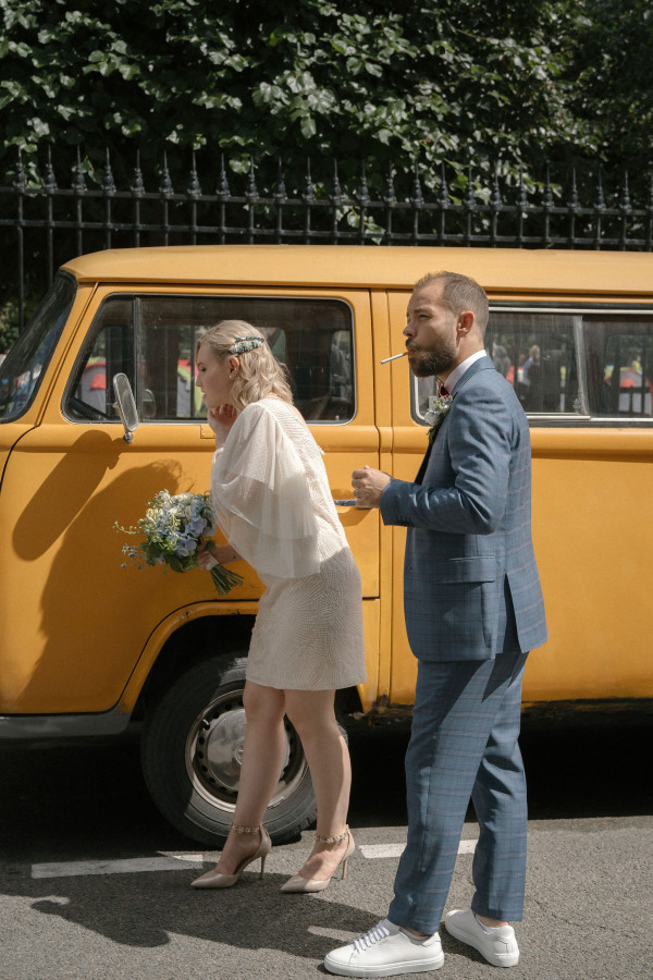 Париж, желтый микроавтобус и романтичная съемка для