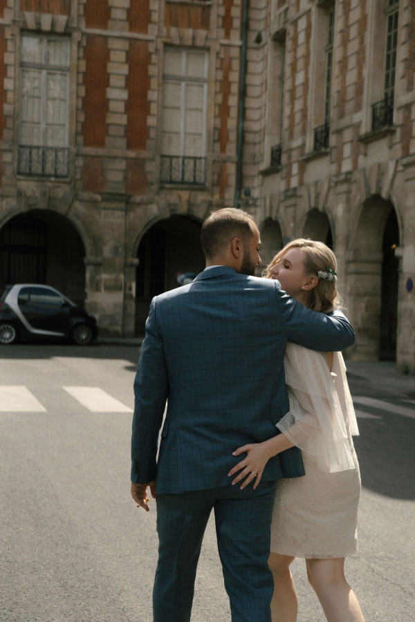 Париж, желтый микроавтобус и романтичная съемка для