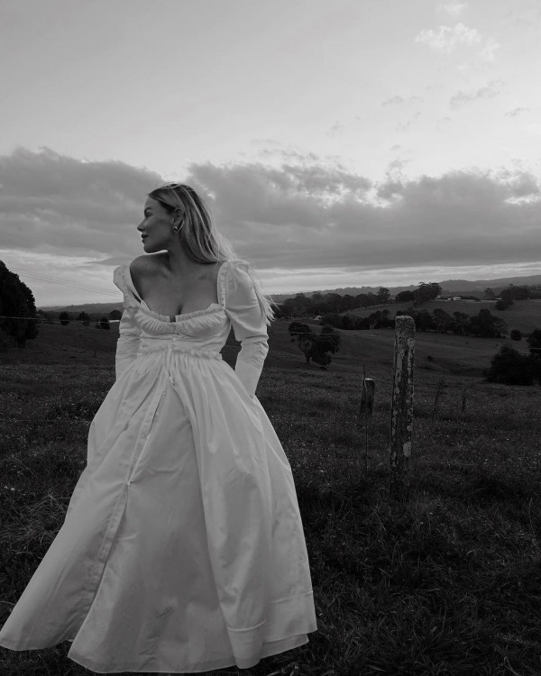 Простые total-white образы для росписи в загсе