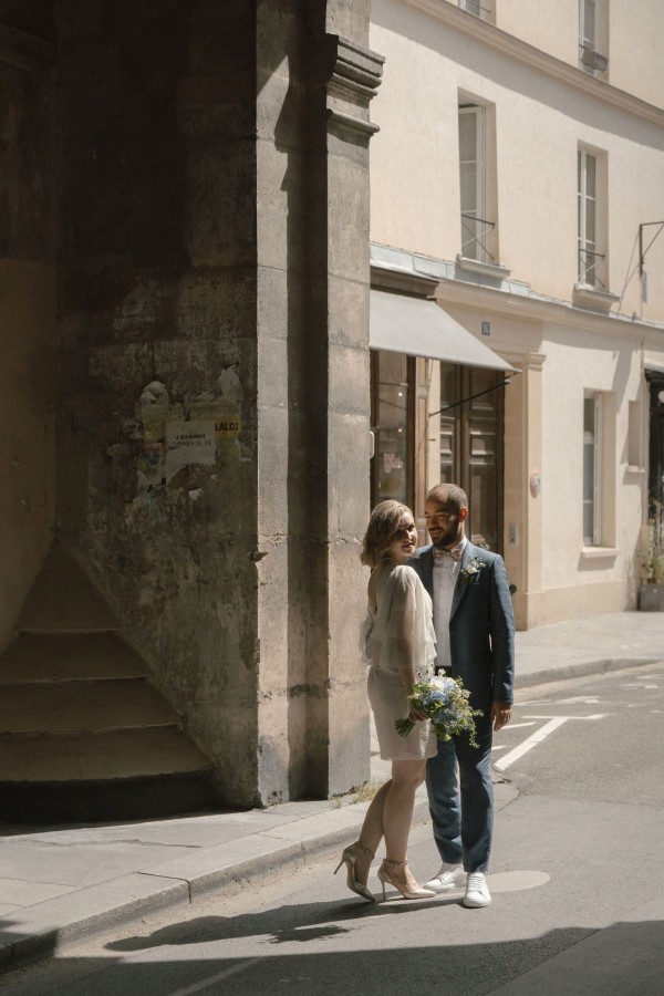 Париж, желтый микроавтобус и романтичная съемка для