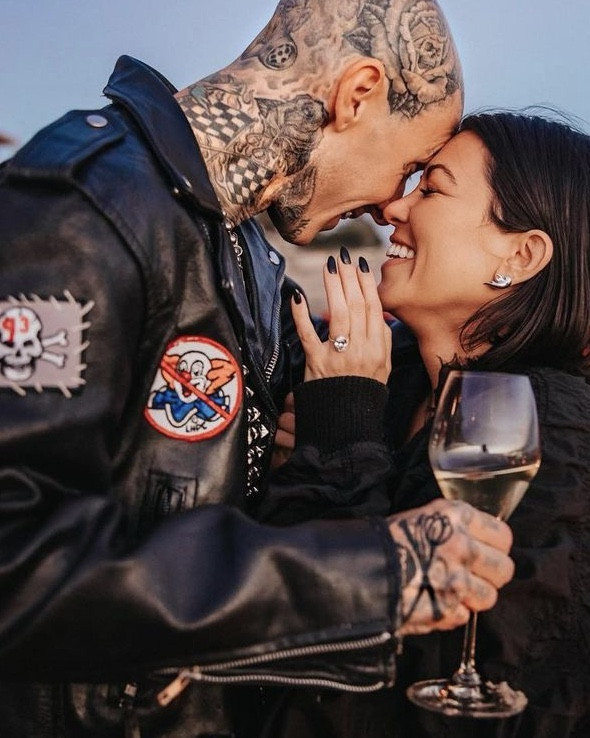 Кортни Кардашьян выходит замуж