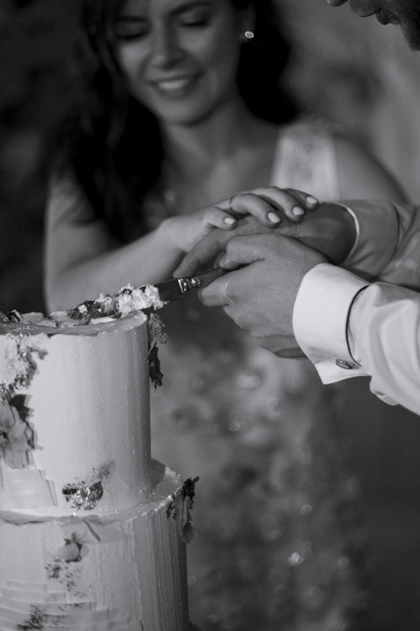 Нежная свадебная съемка с яркими акцентами