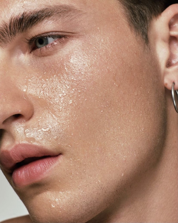 Какой косметикой воспользоваться жениху перед свадьбой