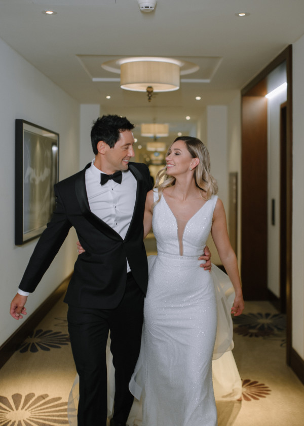 Лесная свадьба с ярким цветочным декором