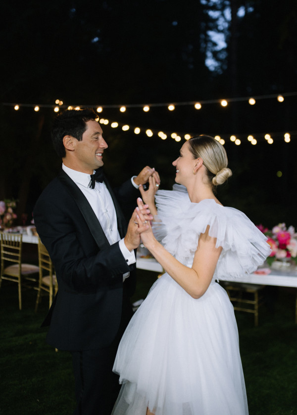 Лесная свадьба с ярким цветочным декором