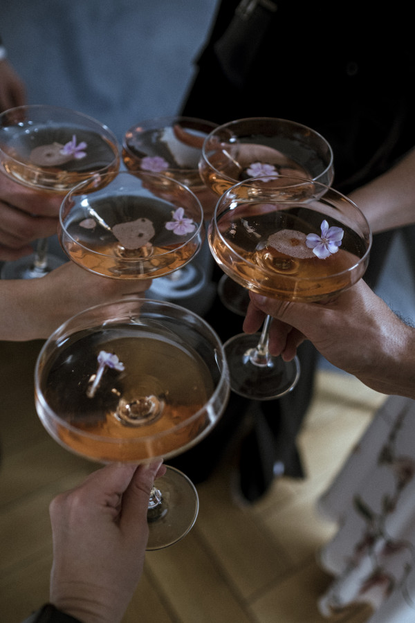 Нежная свадебная съемка с яркими акцентами