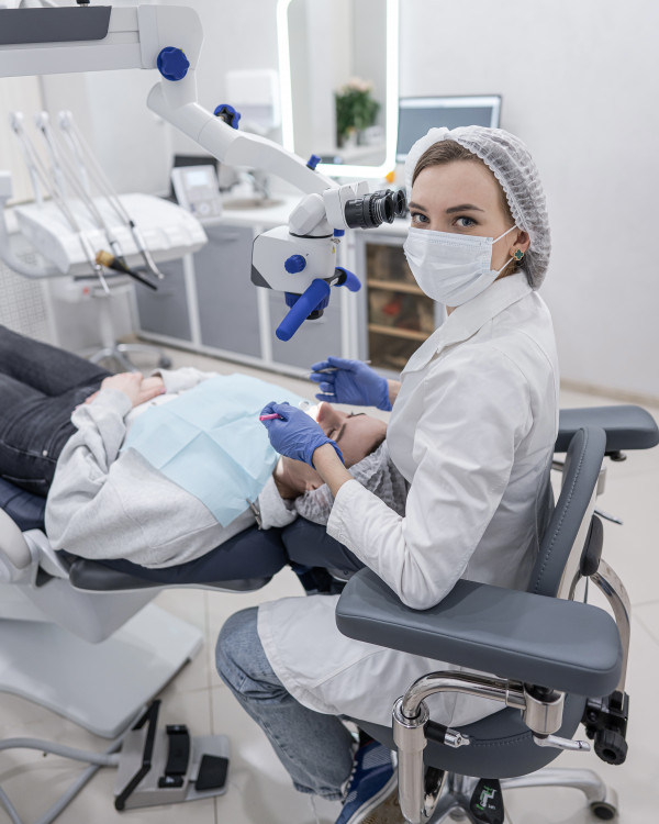 Все, что нужно знать про отбеливание зубов