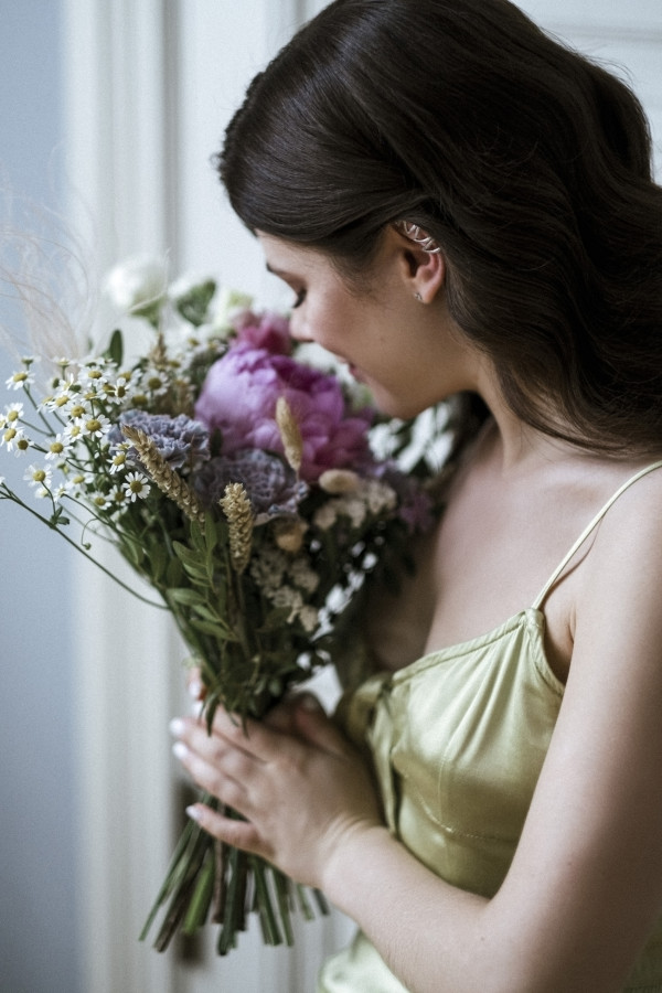 Нежная свадебная съемка с яркими акцентами