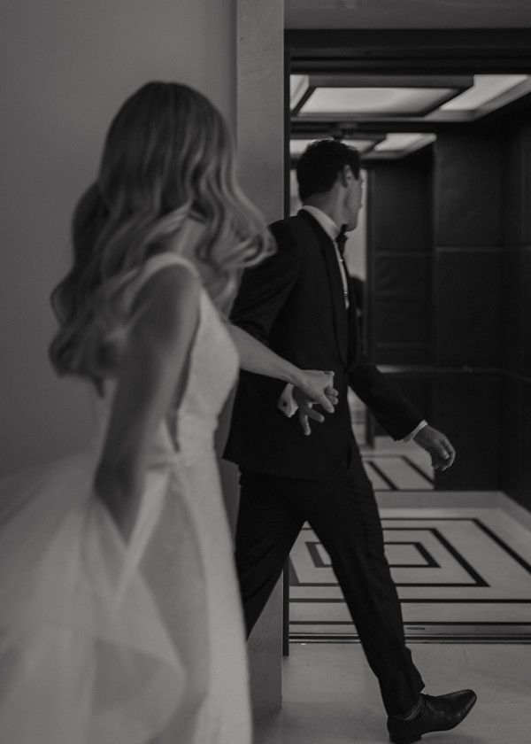 Лесная свадьба с ярким цветочным декором