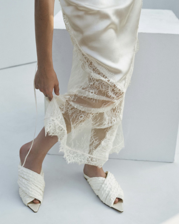 Простые total-white образы для росписи в загсе