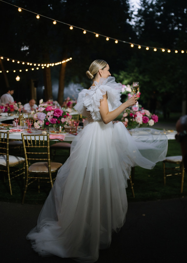 Лесная свадьба с ярким цветочным декором