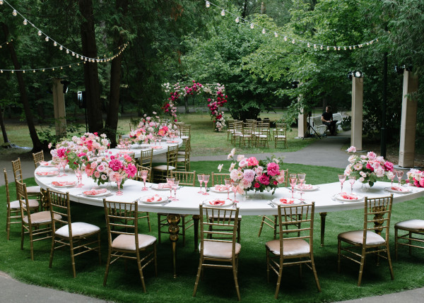 Лесная свадьба с ярким цветочным декором