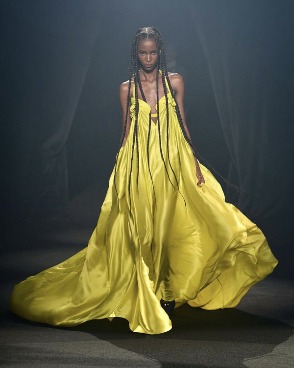 Платье невесты: трендовые цвета 2022 года