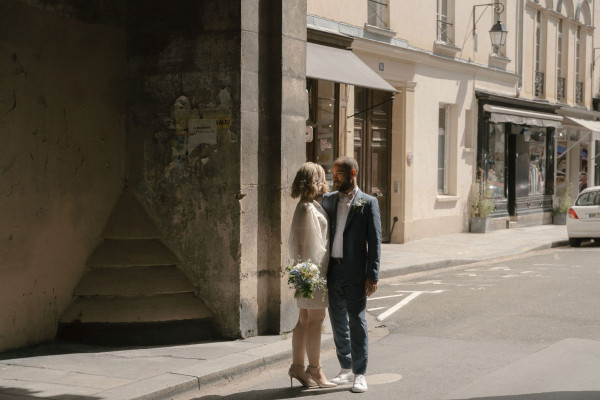 Париж, желтый микроавтобус и романтичная съемка для