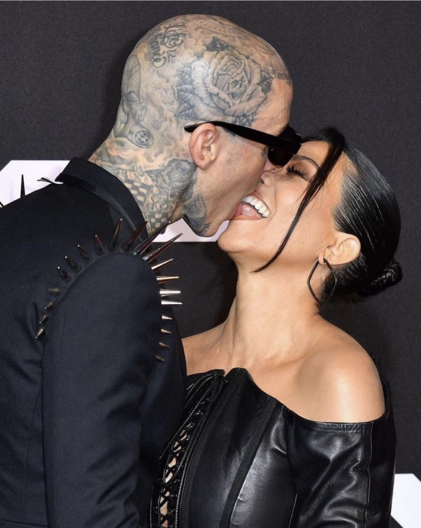 Кортни Кардашьян выходит замуж