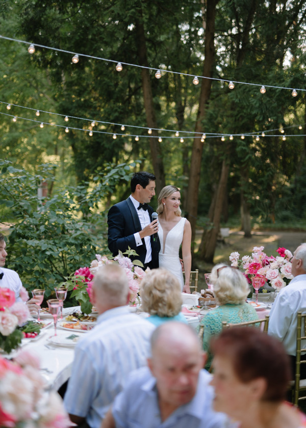 Лесная свадьба с ярким цветочным декором