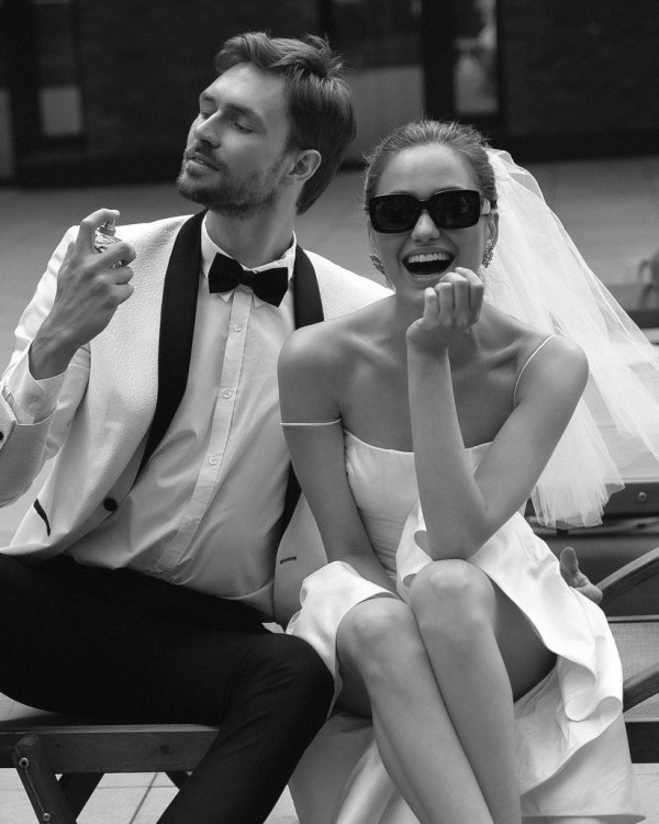 Платье невесты: трендовые цвета 2022 года