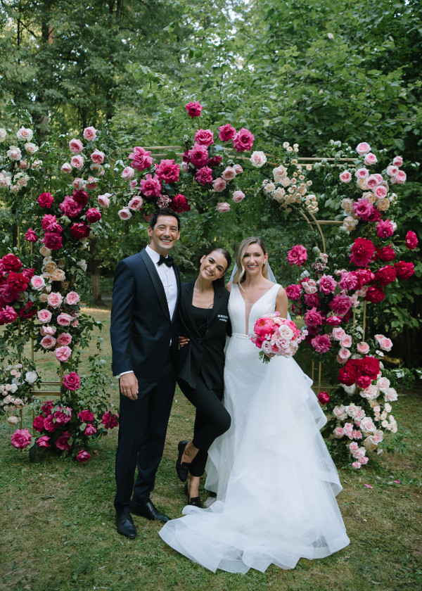 Лесная свадьба с ярким цветочным декором