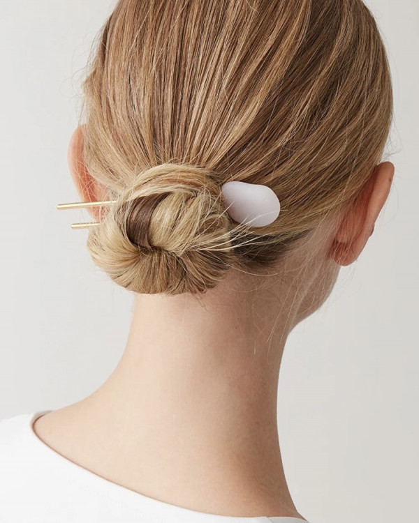 Трендовые прически, которые визуально корректируют лицо