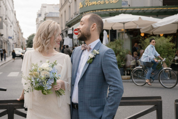 Париж, желтый микроавтобус и романтичная съемка для