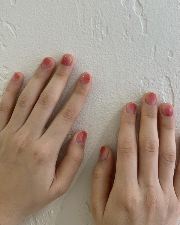 20 актуальных идей маникюра для холодного времени