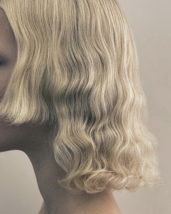 Трендовые свадебные прически на короткие волосы