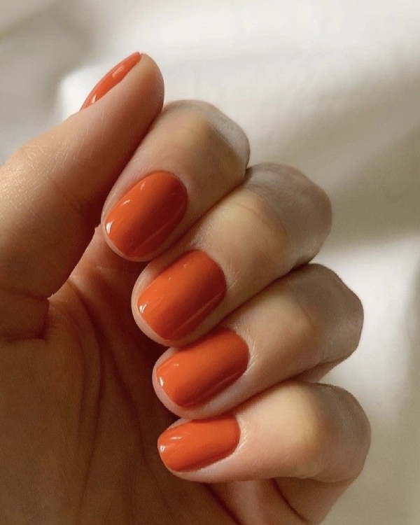 20 актуальных идей маникюра для холодного времени