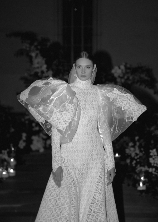 Свадебная церемония в готическом соборе и камерный