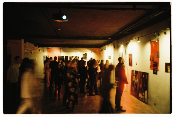 Как прошла первая выставка фотографа Арсения Прусакова