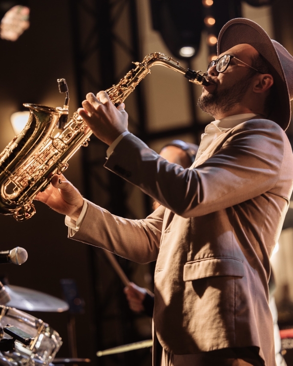 Свадьба в собственном шато с тысячами живых