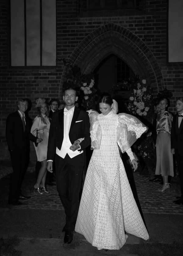 Свадебная церемония в готическом соборе и камерный