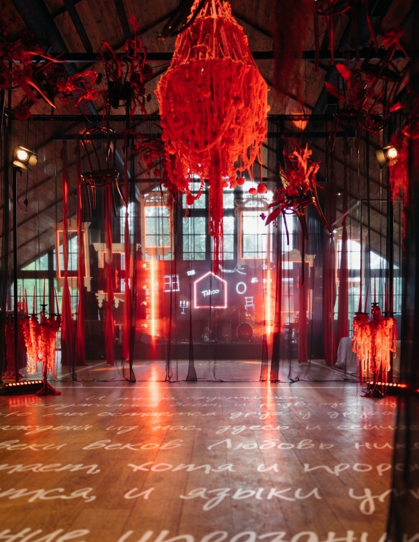 5 самых запоминающихся свадеб сезона 2022 в