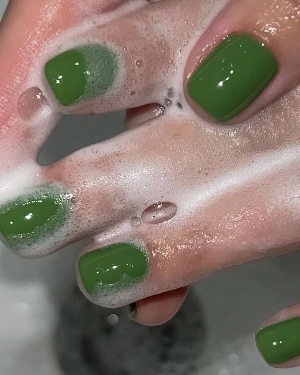 20 актуальных идей маникюра для холодного времени