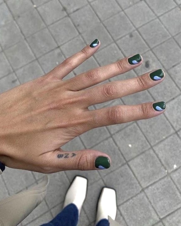 20 актуальных идей маникюра для холодного времени