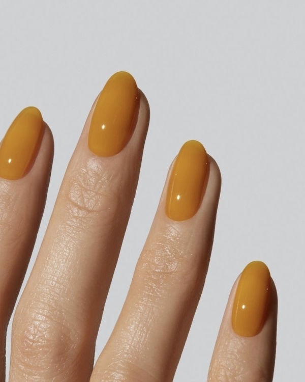 20 актуальных идей маникюра для холодного времени