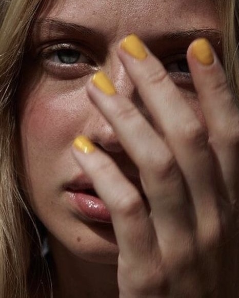 20 актуальных идей маникюра для холодного времени