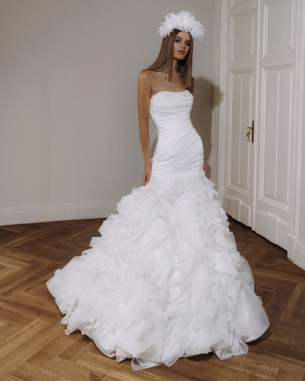 Посмотрите на новую кутюрную коллекцию свадебных платьев