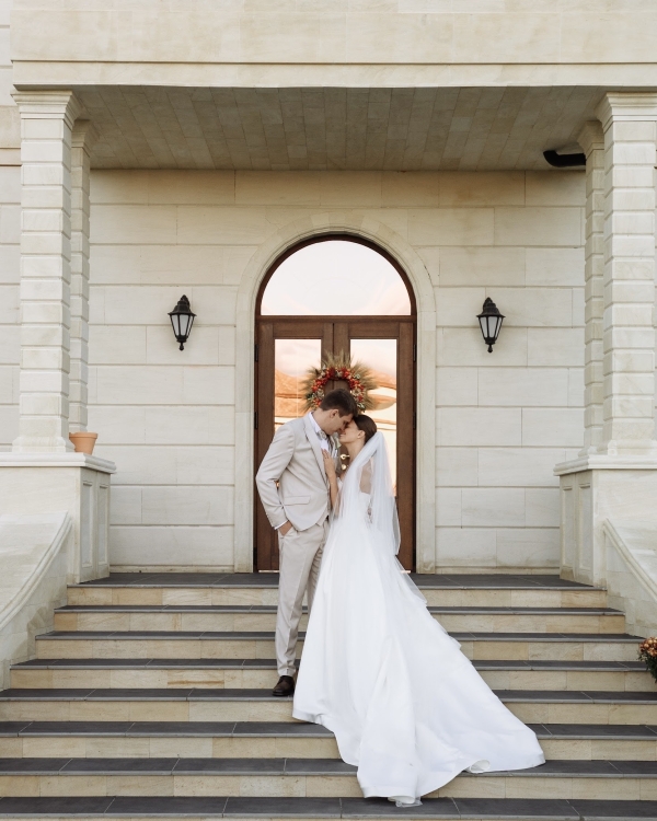 Свадьба в собственном шато с тысячами живых