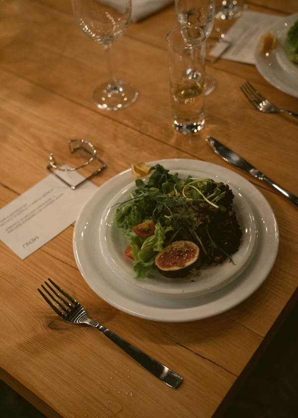 Свадебная церемония в готическом соборе и камерный