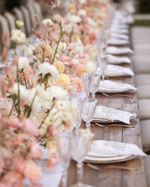 Свадьба в собственном шато с тысячами живых